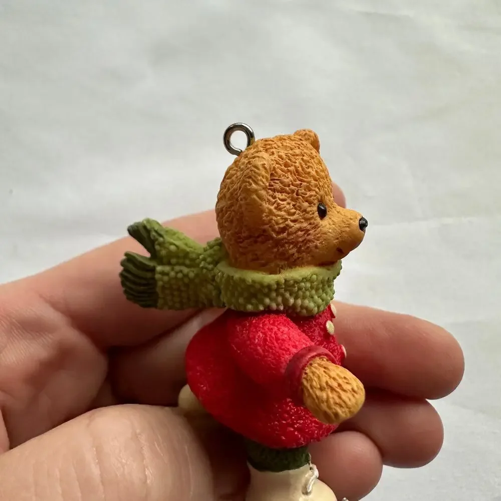 Vintage 2002 Hallmark Keepsake Gracie Skates Snow Cub Club Christmas Ornament